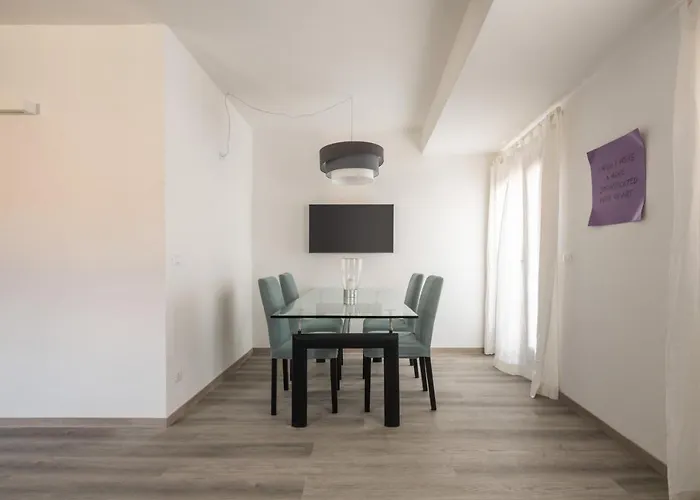 Bright On Venetian Roofs R&r