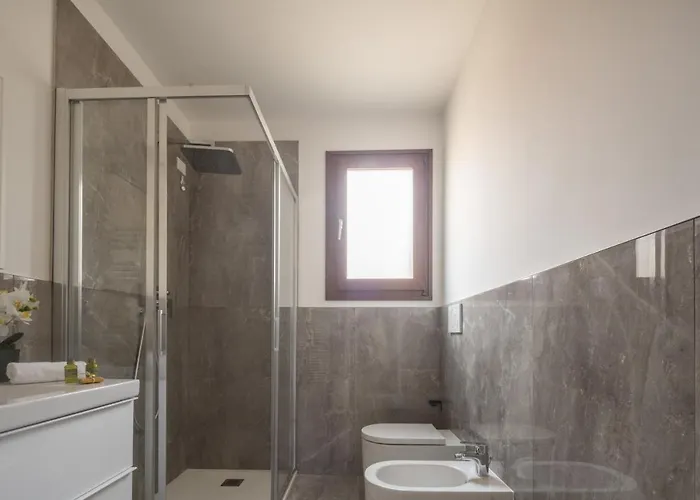 Bright On Venetian Roofs R&r Apartment Venice